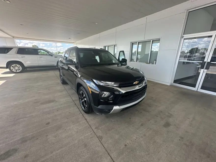 2023 Chevrolet Trailblazer LT photo 1