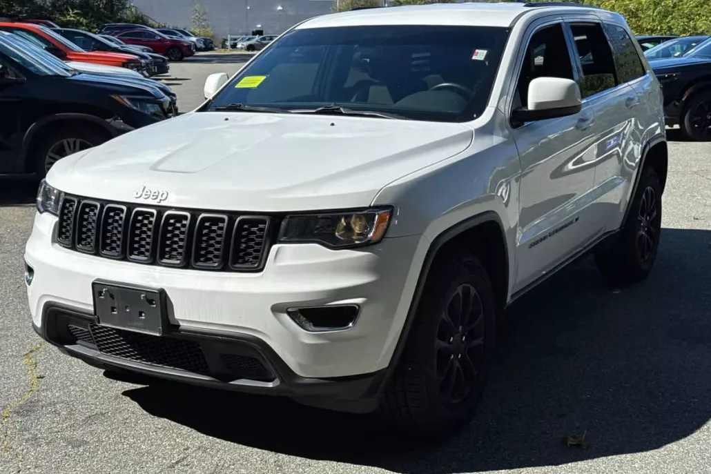 2022 Jeep Grand Cherokee Laredo X photo 1
