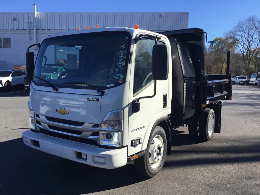 2025 Chevrolet Silverado 4500HD Base photo 1