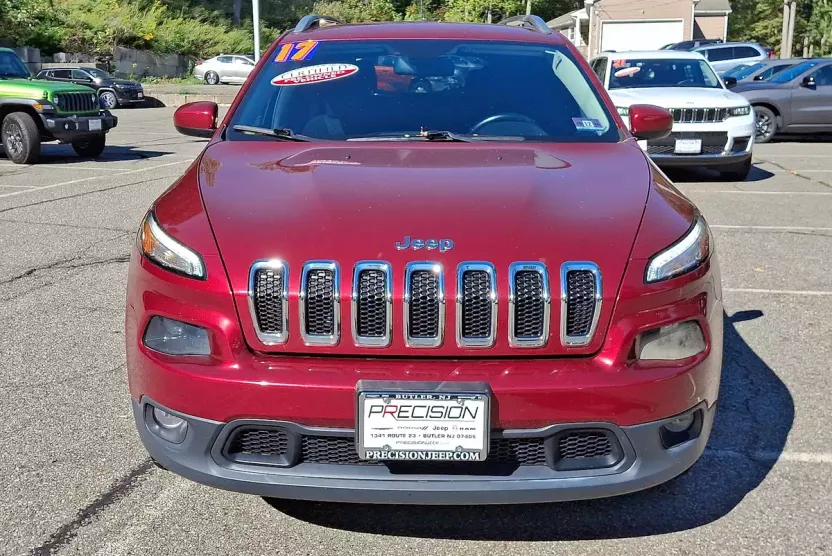 2017 Jeep Cherokee Latitude photo 1