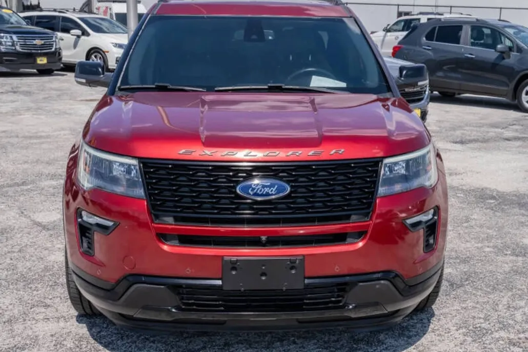 2018 Ford Explorer Sport photo 1