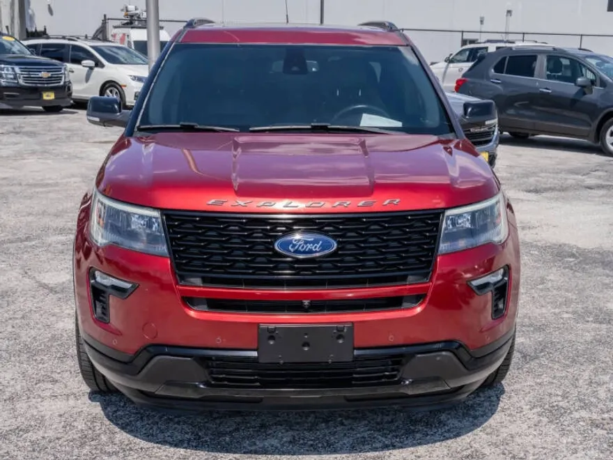 2018 Ford Explorer Sport photo 1