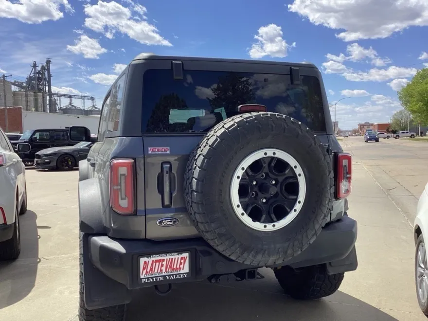 2022 Ford Bronco photo 1