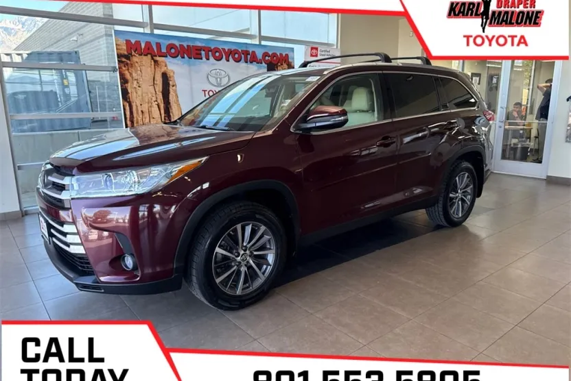 2019 Toyota Highlander XLE photo 1