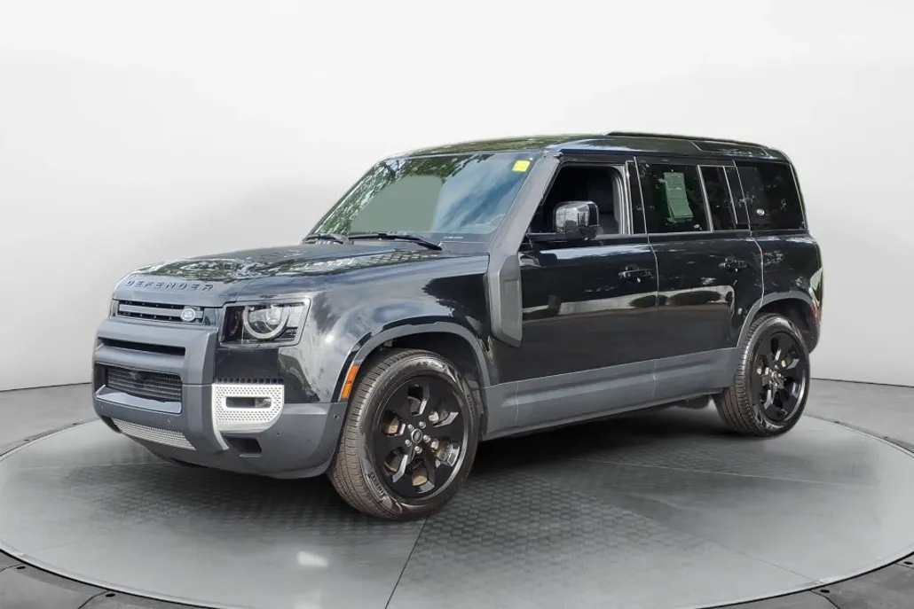 2022 Land Rover Defender 110 S photo 1