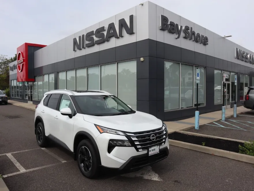 2026 Nissan Rogue SV photo 1