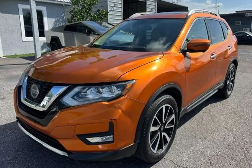 2018 Nissan Rogue SL photo 1