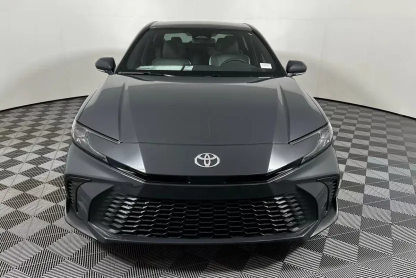 2026 Toyota Camry SE photo 1