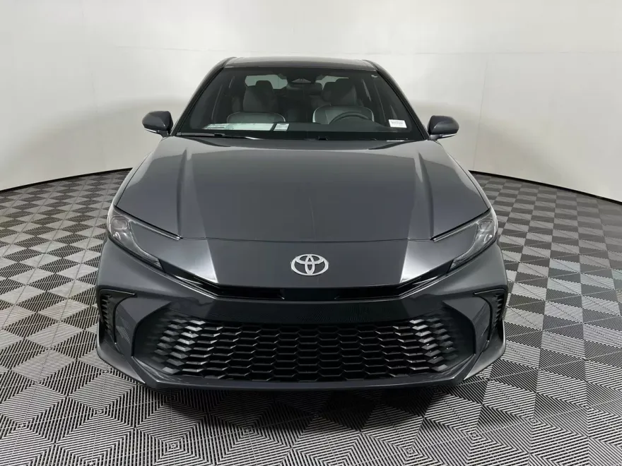 2026 Toyota Camry SE photo 1
