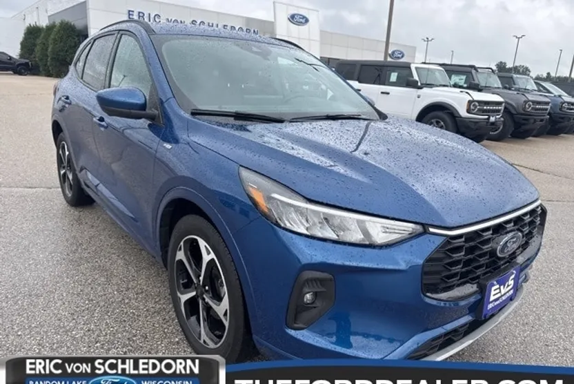 2023 Ford Escape ST-Line Select photo 1