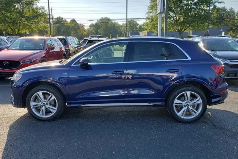 2022 Audi Q3 S line Premium Plus 45 TFSI photo 1