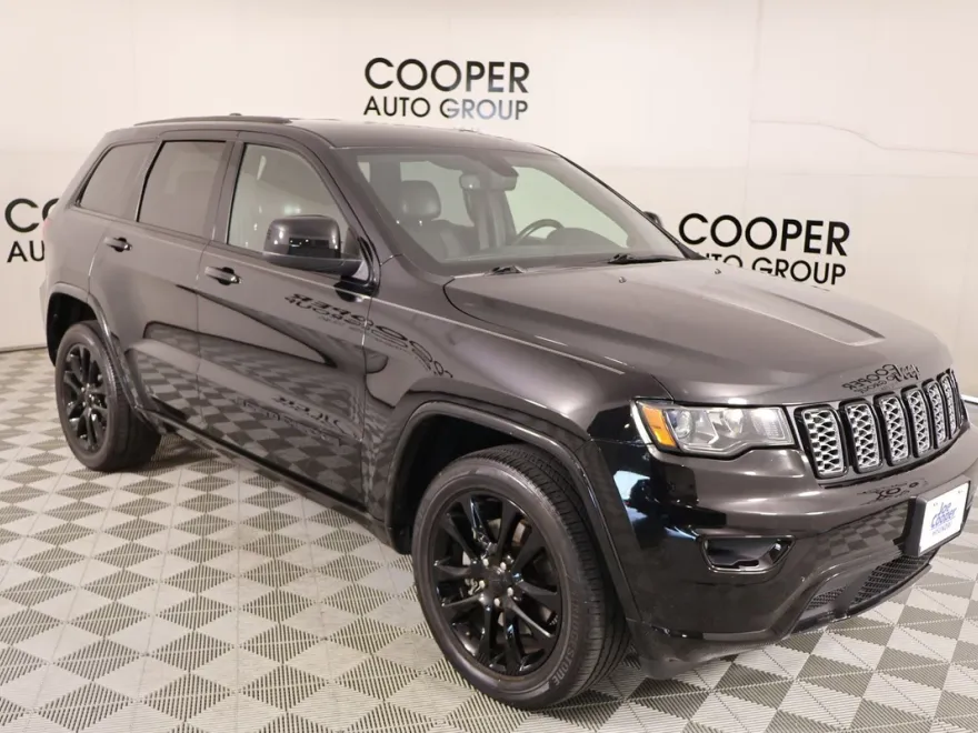 2022 Jeep Cherokee Laredo X photo 1