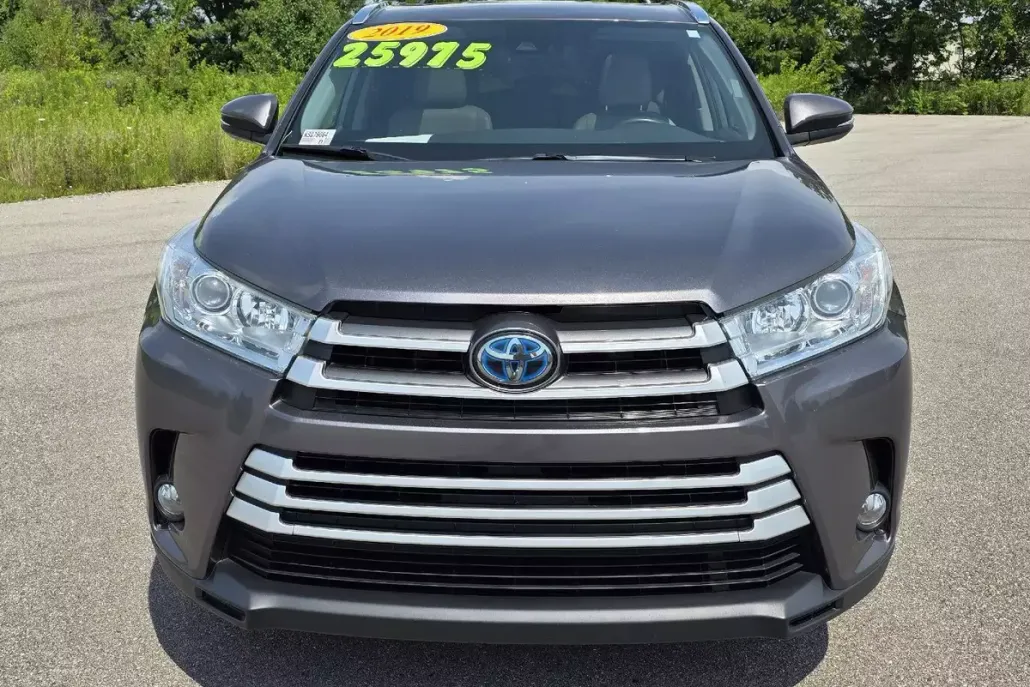 2019 Toyota Highlander Hybrid XLE photo 1