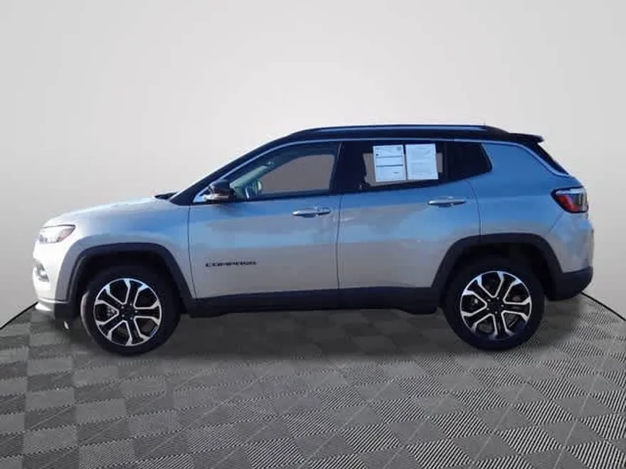 2022 Jeep Compass Limited photo 1