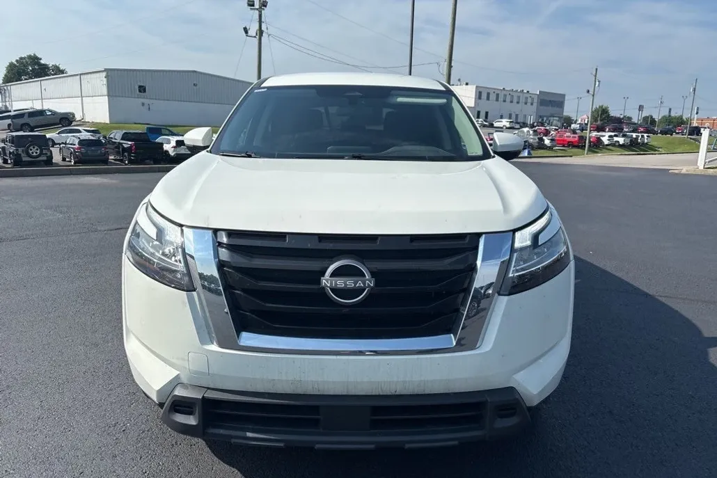 2022 Nissan Pathfinder S photo 1