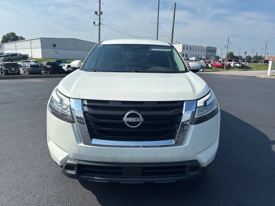 2022 Nissan Pathfinder S photo 1