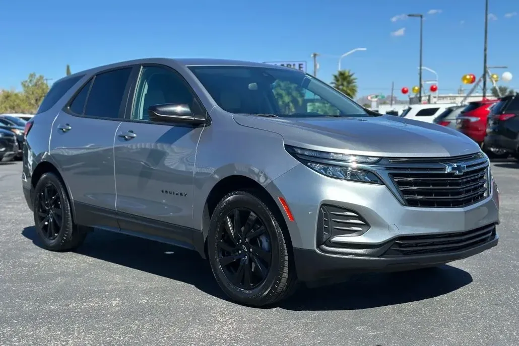 2024 Chevrolet Equinox LS photo 1