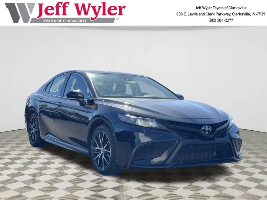2023 Toyota Camry SE photo 1