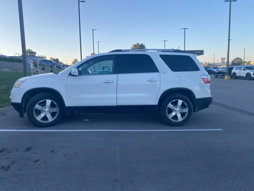 2012 Gmc Acadia SLT photo 1