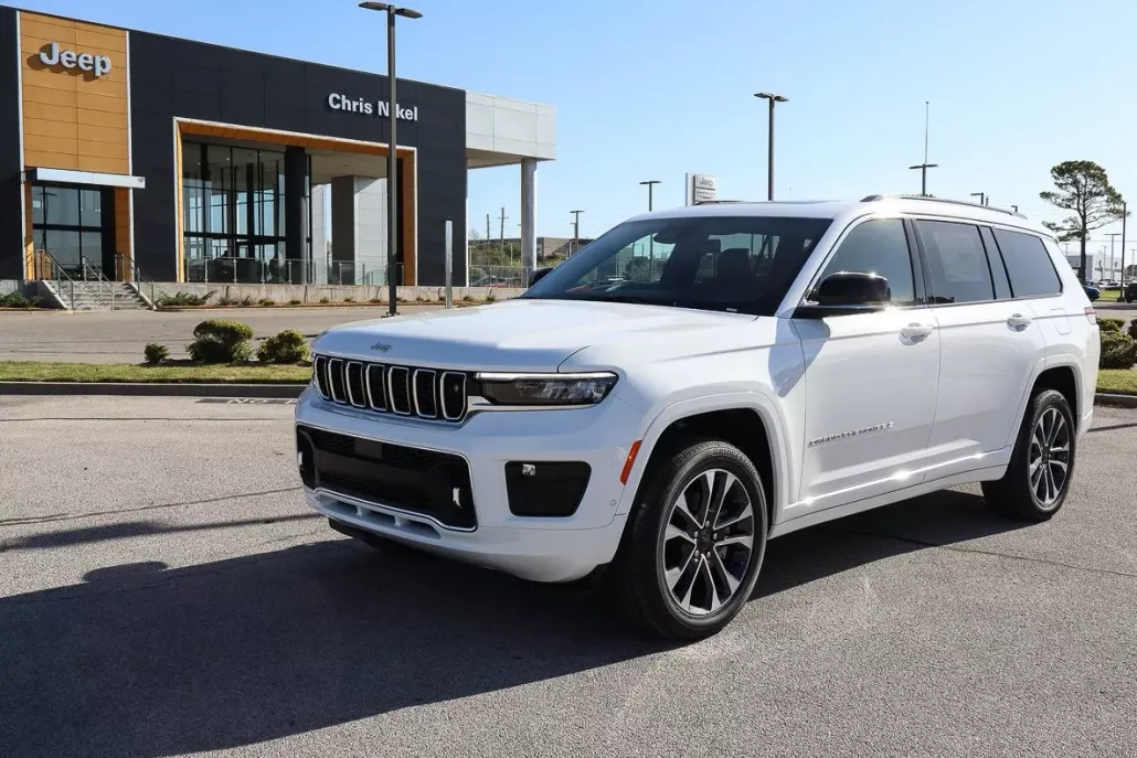 2025 Jeep Grand Cherokee Overland photo 1