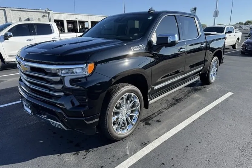 2024 Chevrolet Silverado 1500 High Country photo 1