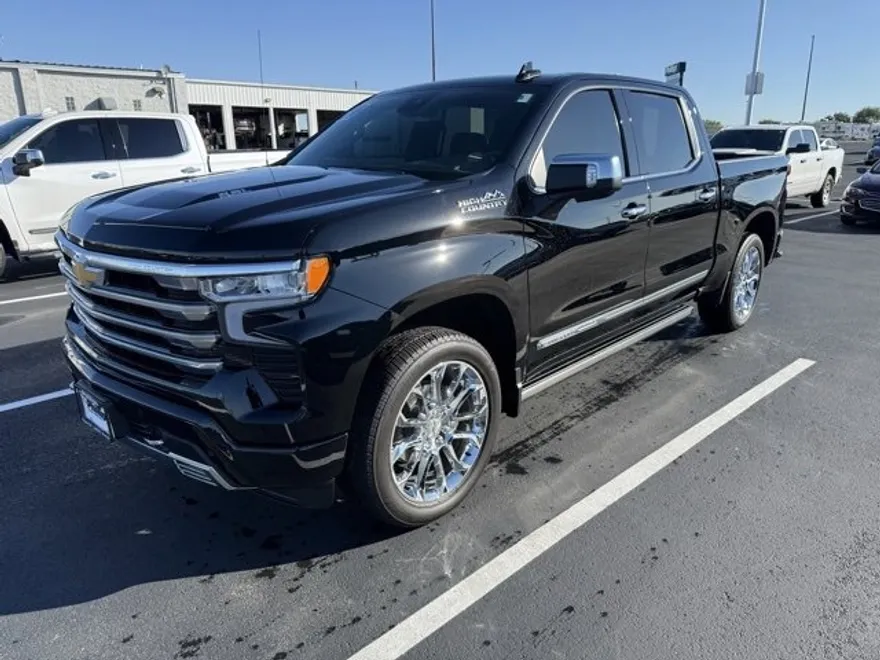 2024 Chevrolet Silverado 1500 High Country photo 1
