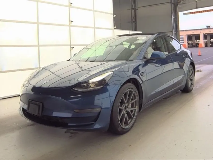 2021 Tesla Model 3 Long Range photo 1