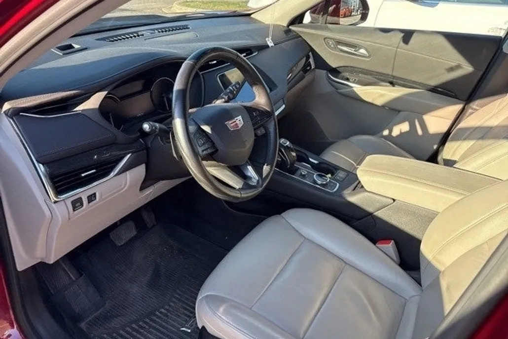 2019 Cadillac XT4 Premium Luxury photo 1
