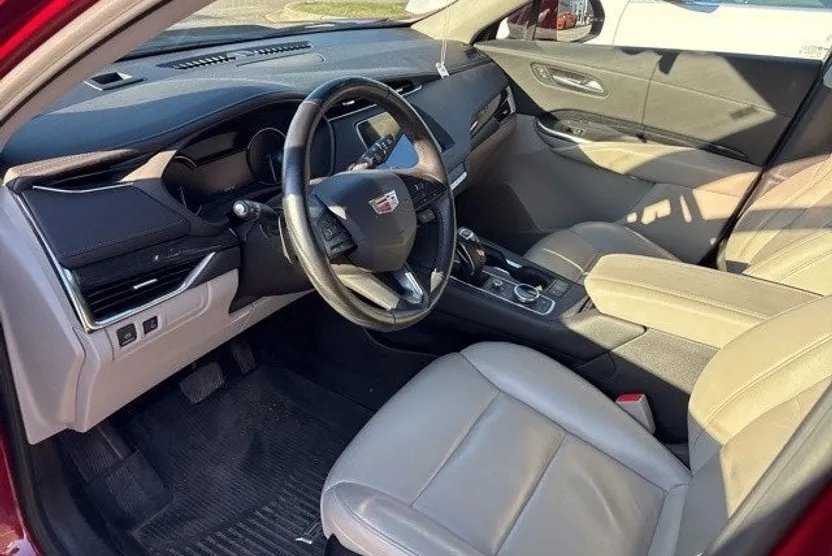 2019 Cadillac XT4 Premium Luxury photo 1