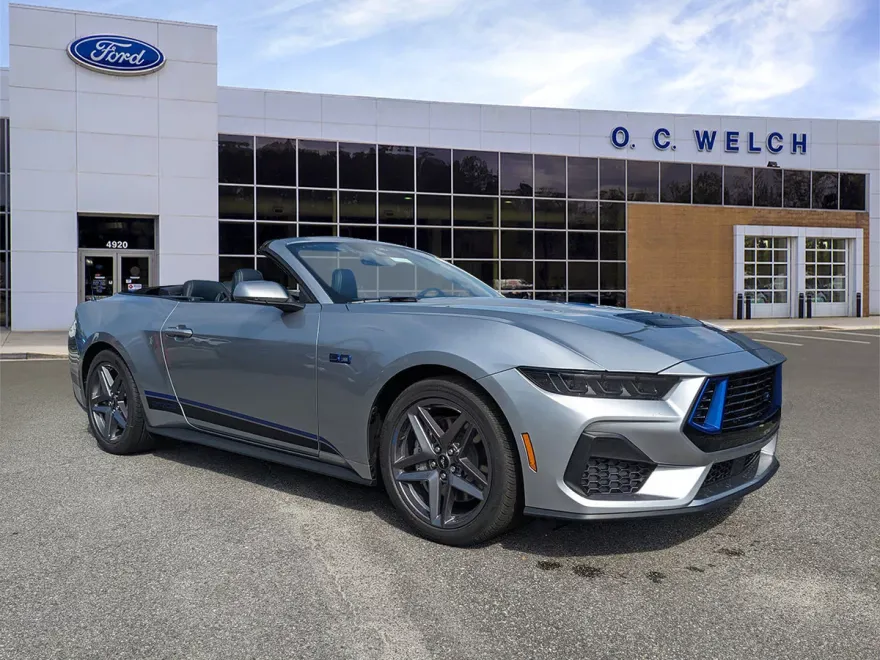 2025 Ford Mustang GT Premium Convertible photo 1
