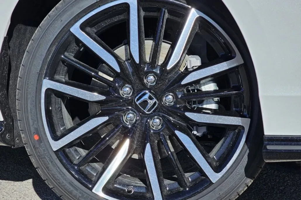 2025 Honda Accord Hybrid Touring photo 1
