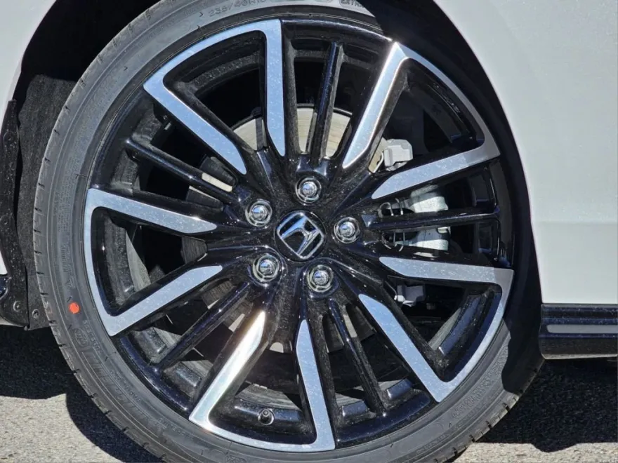 2025 Honda Accord Hybrid Touring photo 1