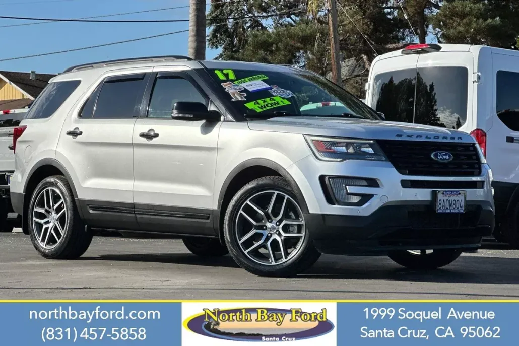 2017 Ford Explorer Sport photo 1