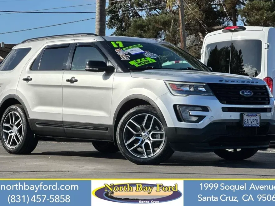 2017 Ford Explorer Sport photo 1