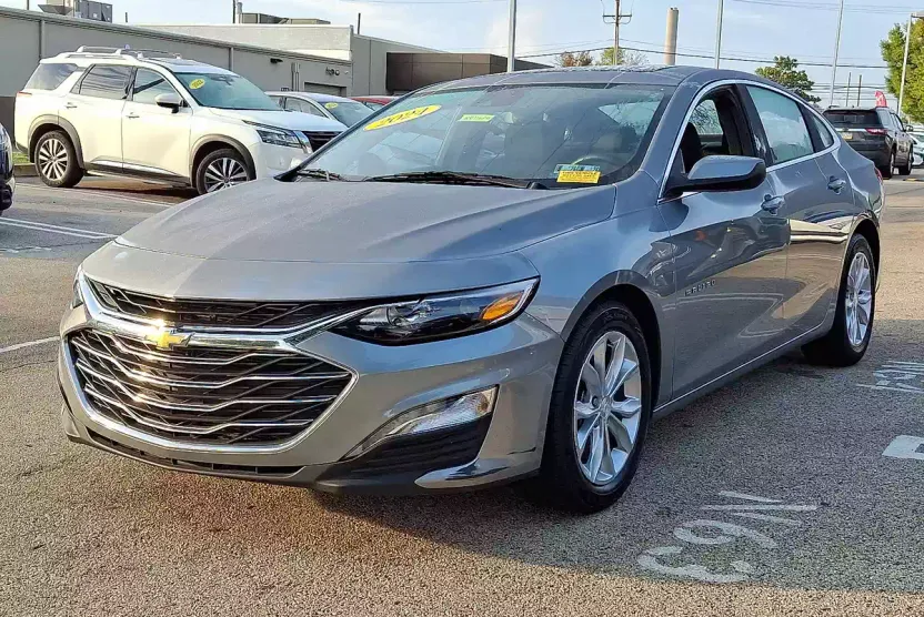 2024 Chevrolet Malibu 1LT photo 1