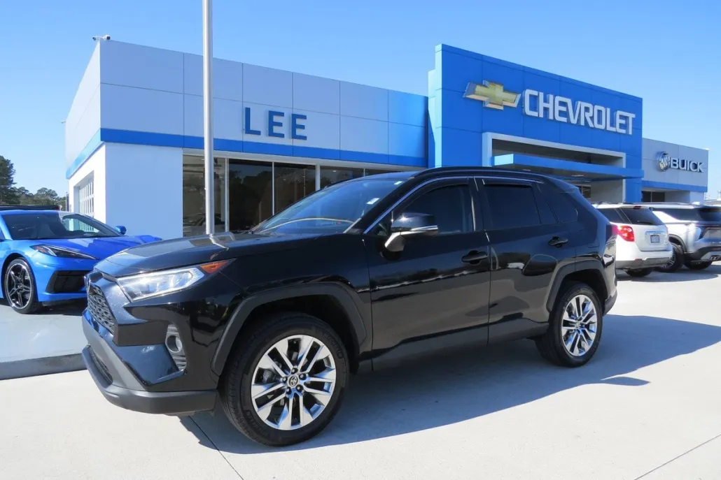 2021 Toyota RAV4 XLE Premium photo 1