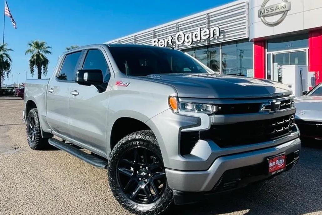 2023 Chevrolet Silverado 1500 RST photo 1