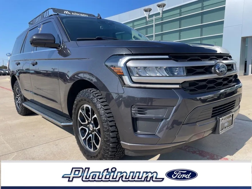 2022 Ford Expedition XLT photo 1
