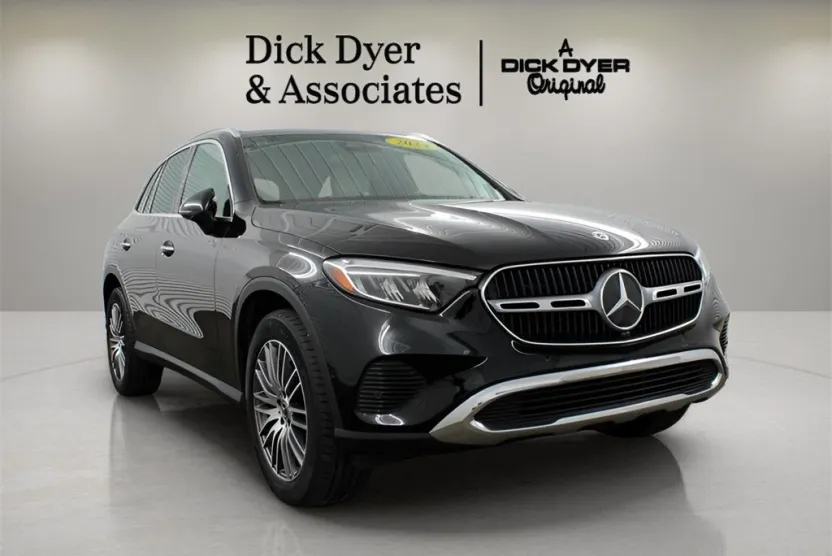 2024 Mercedes Benz GLC 300 4MATIC photo 1