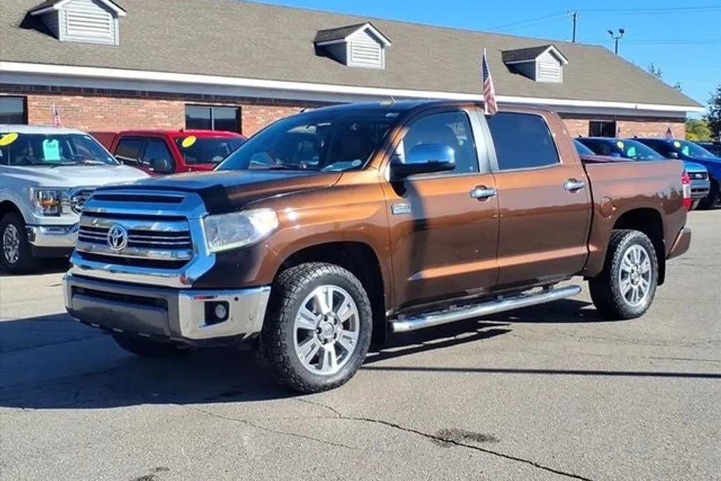 2017 Toyota Tundra Platinum photo 1