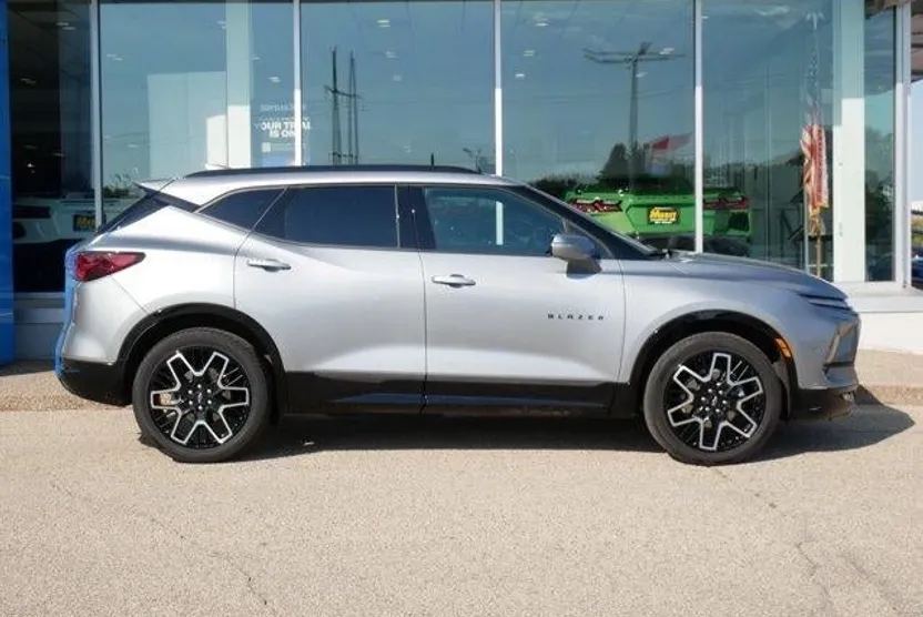 2023 Chevrolet Blazer RS photo 1