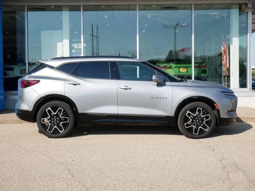 2023 Chevrolet Blazer RS photo 1