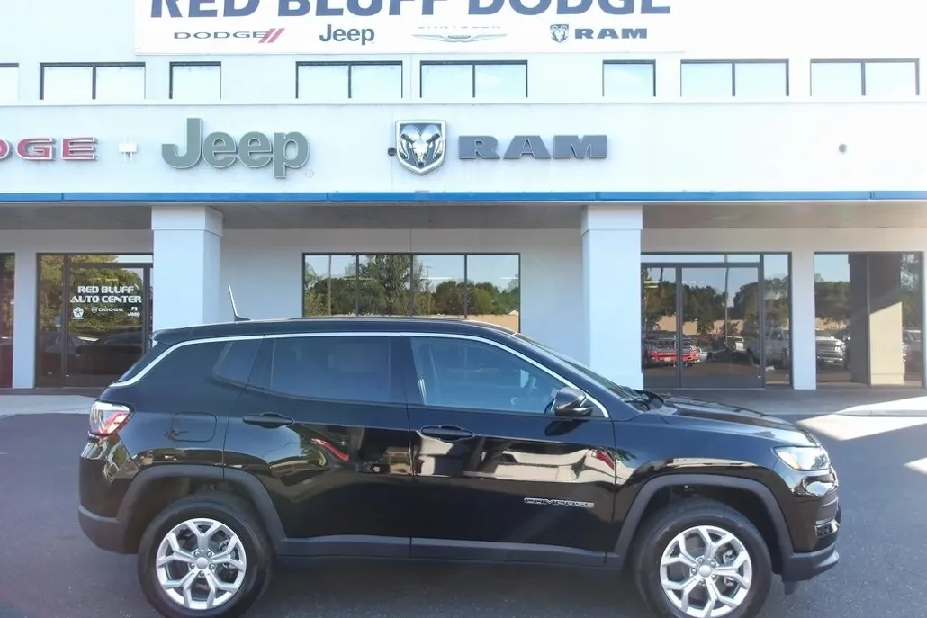 2024 Jeep Compass Sport photo 1