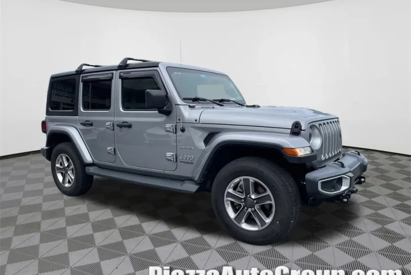 2019 Jeep Wrangler Unlimited Sahara photo 1