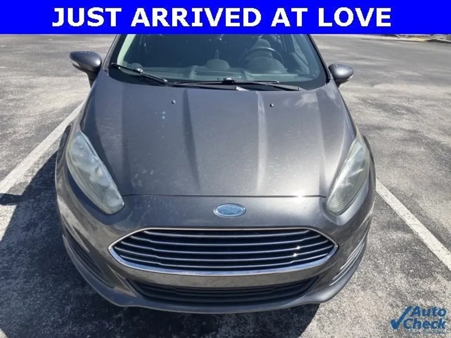 2015 Ford Fiesta SE photo 1