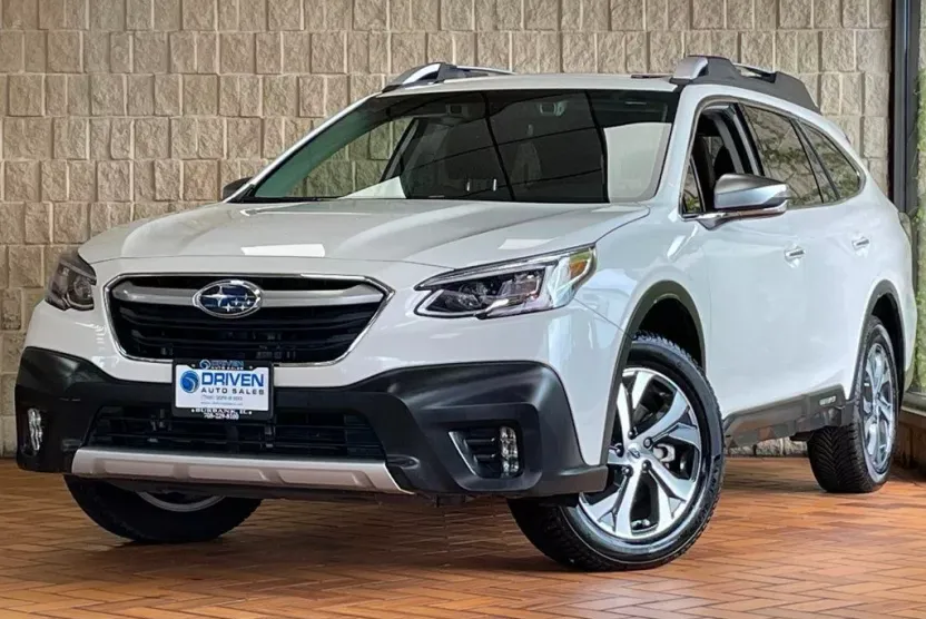 2022 Subaru Outback Touring XT photo 1
