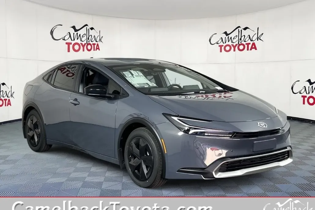 2026 Toyota Prius Plug-in Hybrid SE photo 1