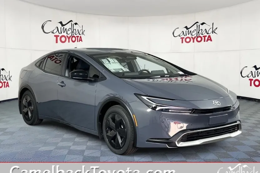 2026 Toyota Prius Plug-in Hybrid SE photo 1