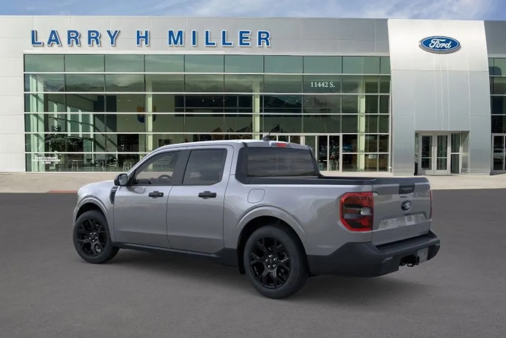 2025 Ford Maverick XLT photo 1
