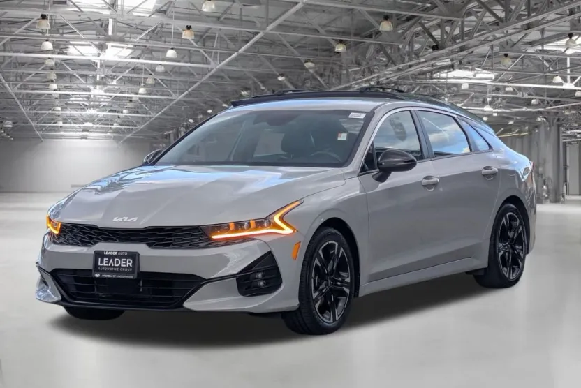 2024 Kia K5 GT-Line photo 1